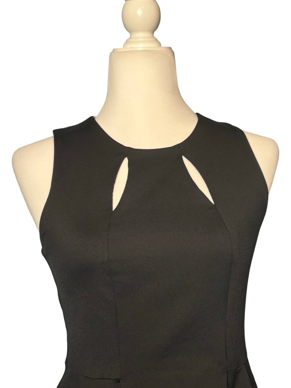 CYNTHIA ROWLEY BLACK FIT & FLARE DRESS CUTOUT DETAIL S EUC! - Picture 11 of 14